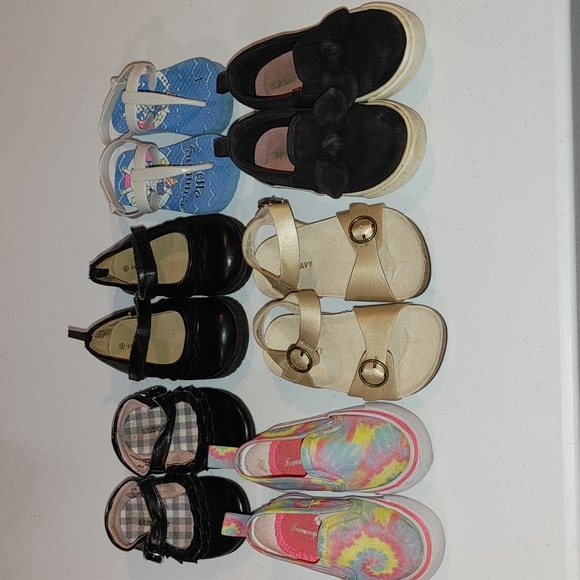Old Navy Other - Gently Used Lot of 6 Pairs of Toddler shoes, Size 6